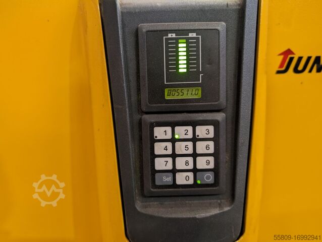 Laagheffende orderverzamelaar Jungheinrich EJE 116 // Elektro // neue UVV