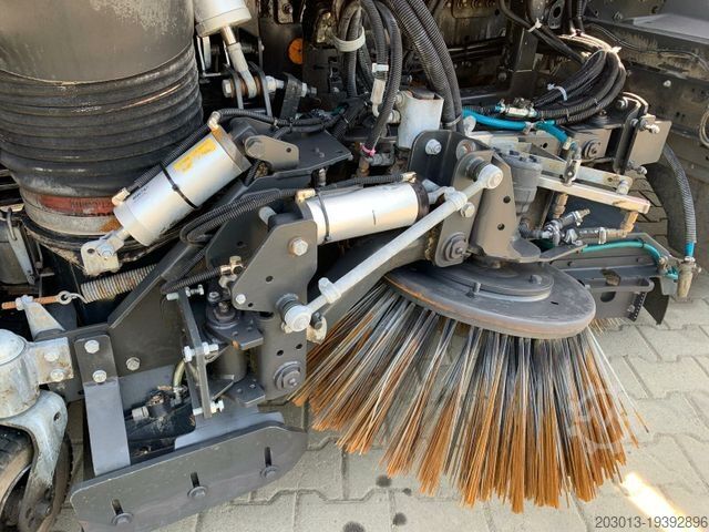 Veegmachine MERCEDES-BENZ Atego Kehrmaschine BUCHER CITYFANT 5000