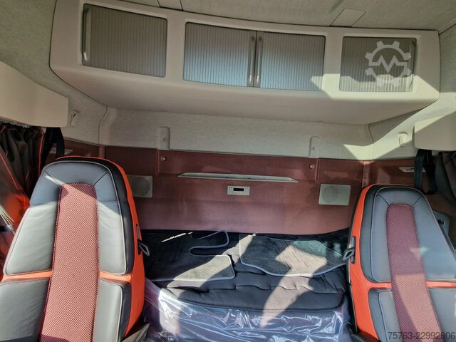 Volvo FH 16.700 Globetrotter 4x2 - NOWY - Retarder - Klimatyzacja postojowa - Aluminiowe felgi - Kam Volvo FH 16.700 Globetrotter 4x2 - NEW - Retarder - I...