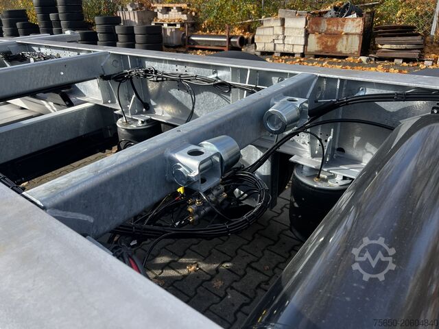 Prikolica sa zamenjivim šasijama Möslein BDF Tandem- BDF- Wechselanhänger mit Ladebordwand