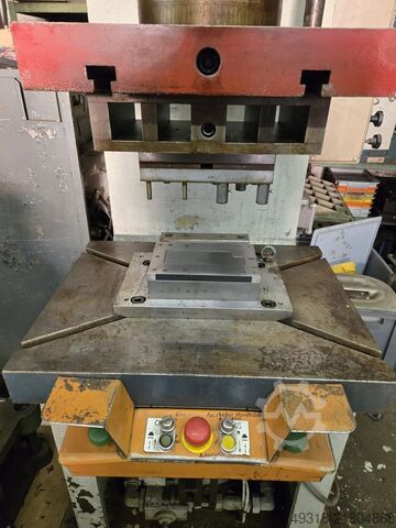 Hydraulický lis WMW Zeulenroda PYE 100 S/1M