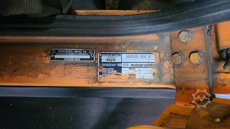 Haszonjármű - billenős Mercedes-Benz Unimog 418/10