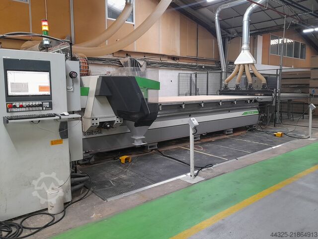 CNC Machine Centres With Flat Tables BIESSE ROVER G 714