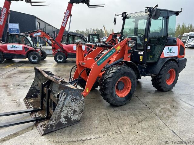 Loader Kubota R070 (6678)