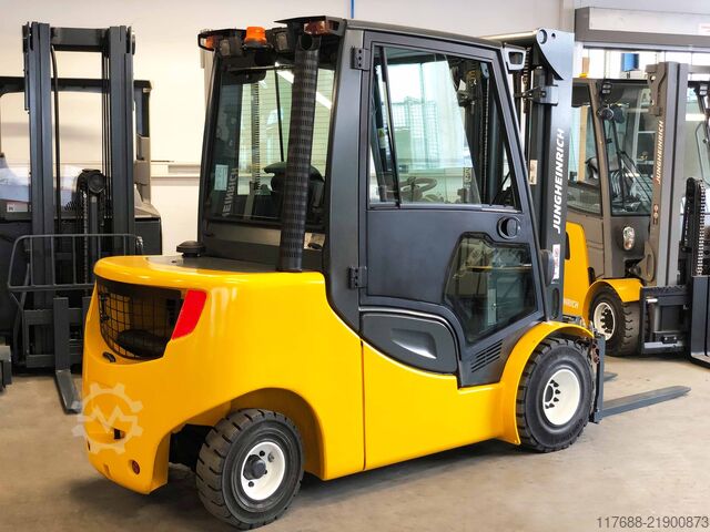 Carrello elevatore anteriore diesel Jungheinrich DFG 550s - Service Neu - 5t - Zinkenversteller