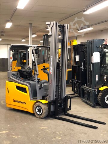 Elektrisk trehjuling Jungheinrich EFG 218k - Service Neu - Batterie 95% - Triplex