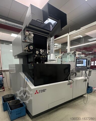 Mașină de erodat sârmă Mitsubishi MVR 2400