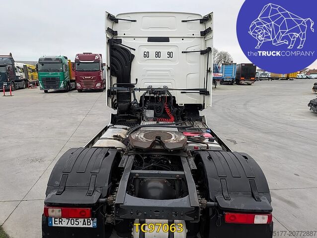 Standard-SZM Renault T 520