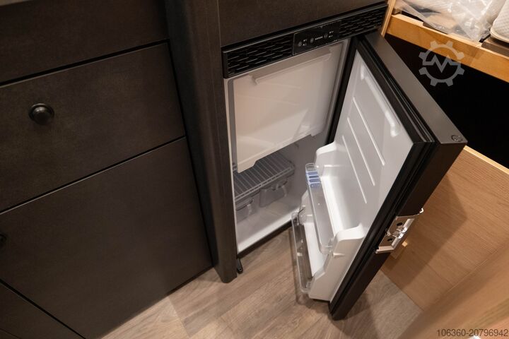 SUNLIGHT CLIFF 4X4 GREENTREK MINI VAN with W.C., new SUNLIGHT CLIFF 4X4 Greentrek