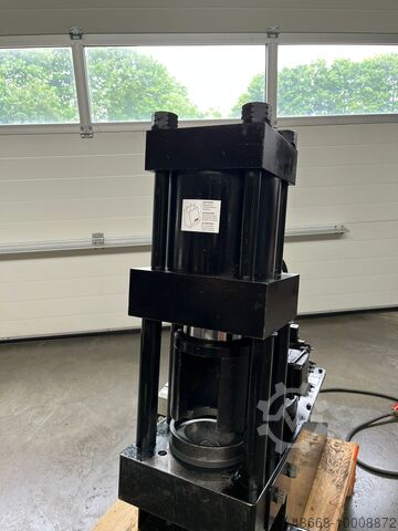 Pressa per tubi Macchina crimpatrice Pressa Parker 83CE83