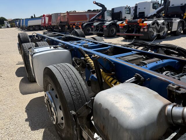 șasiu de camion SCANIA R470 Chassis 8x2 Retarder Euro3