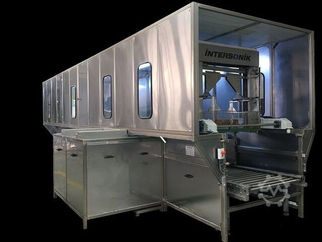 Ultraschallreiniger mit Robotertransfer INTERSONIK ROBOWASH