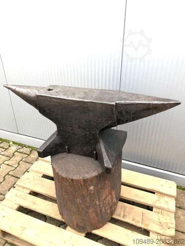 Forging equipment / anvil Amboss Amboss mit Unterbau