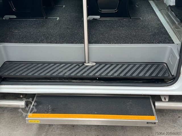 Minibús MERCEDES-BENZ Sprinter 213 BlueTEC 9 sitze Klima iebetür