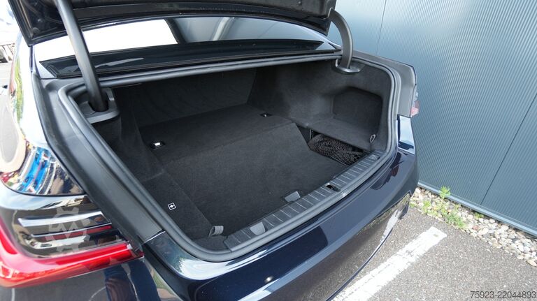 Personenvervoer BMW 745Le xDrive Hybrid 6-cyl