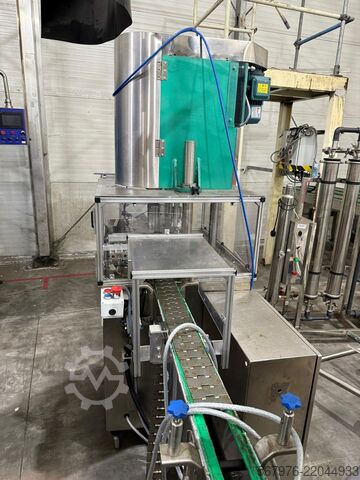 Italgyártó gép Zhangjiagang Beverage Machinery Co. Ltd FXJ-1 Single-Head Screw Capper