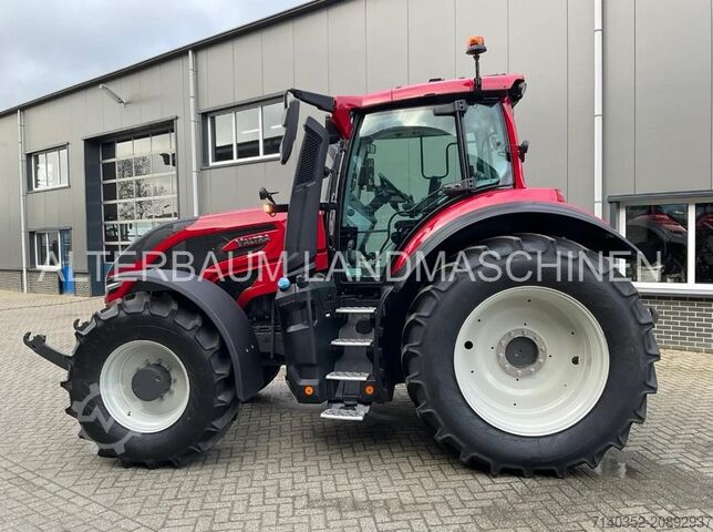 Traktor Valtra Q225