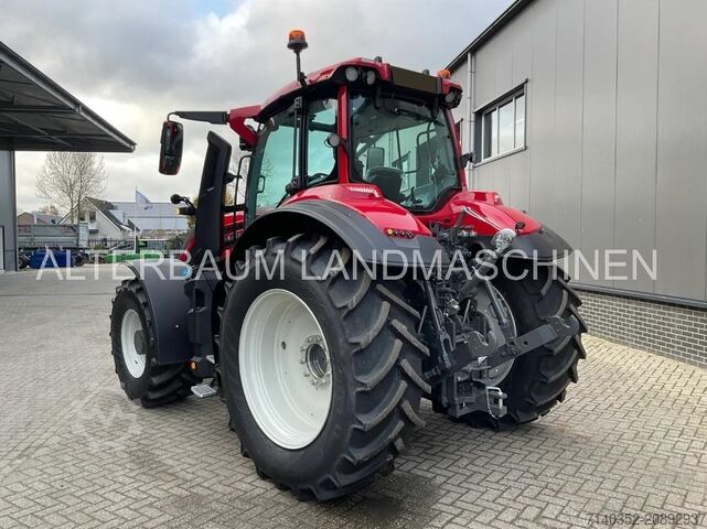 Traktor Valtra Q225