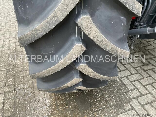 Traktor Valtra Q225