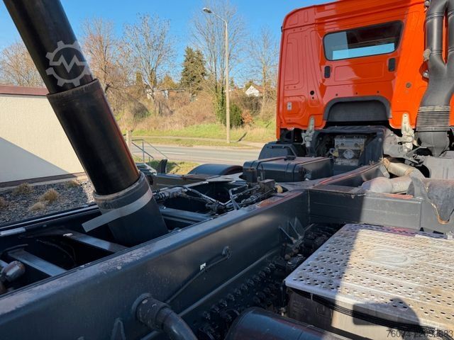 Driezijdige kipper MERCEDES-BENZ Arocs 4142 8x4 MEILLER Kipper Bordmatik