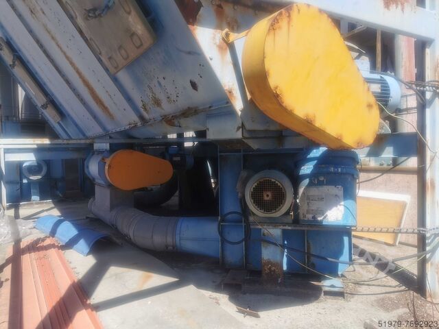 Centrale afzuiging 2 ventilatoren + silo ELBH 21.000 m3/hr. + silo