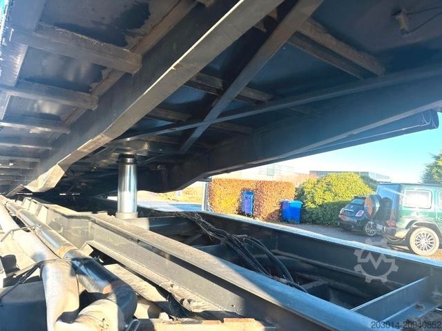 Tippbil MERCEDES-BENZ Actros 2551 Dreiseiten Getreidekipper 6x2