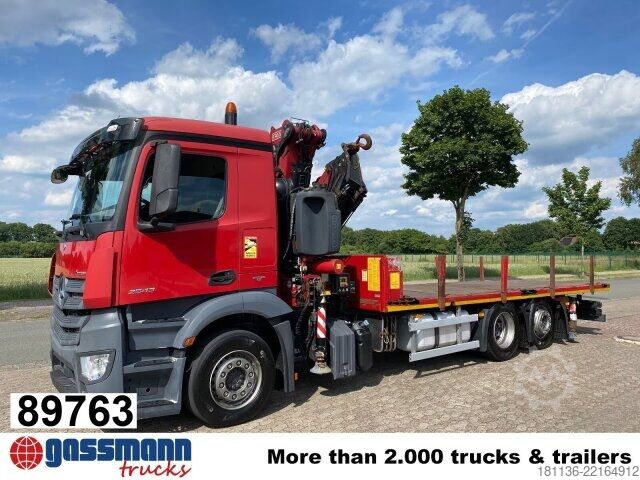 Platós teherautó Mercedes-Benz Antos 2543 L 6x2, Liftachse, Kran Fassi
