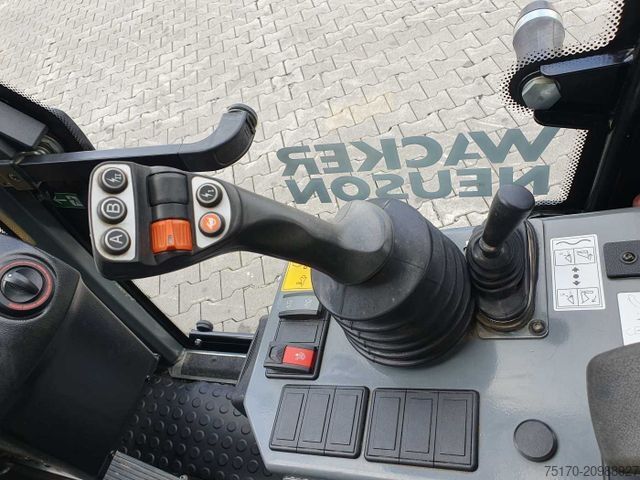 Kolový nakladač WACKER WL34 (RL40) / Schaufel + Gabel / nur 743h / 62PS