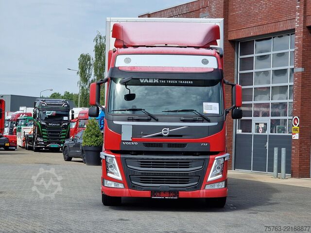 βαλίτσα Volvo FM 370 Globetrotter 6x2*4 - Box with sidedoors ...