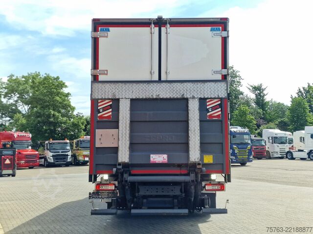 βαλίτσα Volvo FM 370 Globetrotter 6x2*4 - Box with sidedoors ...