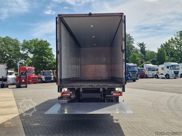 βαλίτσα Volvo FM 370 Globetrotter 6x2*4 - Box with sidedoors ...