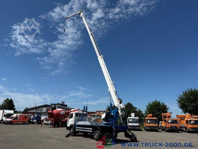 Vrachtwagen met kraanopbouw Mercedes-Benz 814 Böcker Montage- Dachdecker+Arbeitskorb 25 M.