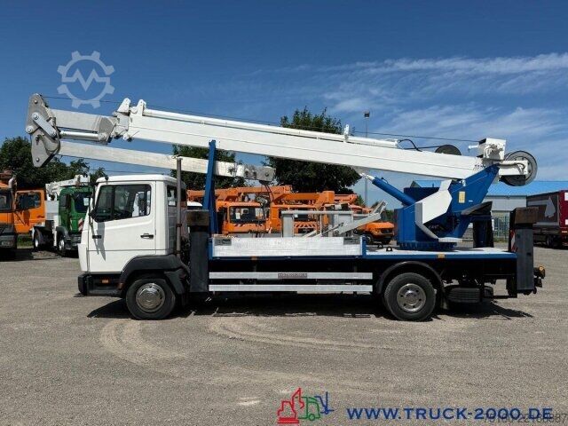 Vrachtwagen met kraanopbouw Mercedes-Benz 814 Böcker Montage- Dachdecker+Arbeitskorb 25 M.
