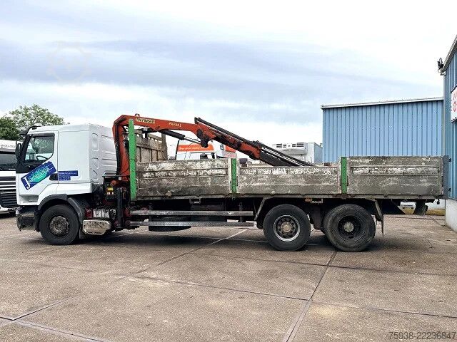 Volquete con grúa Renault Premium 385 .26G 6x2 PALFINGER / KIPPER (MECHAN...