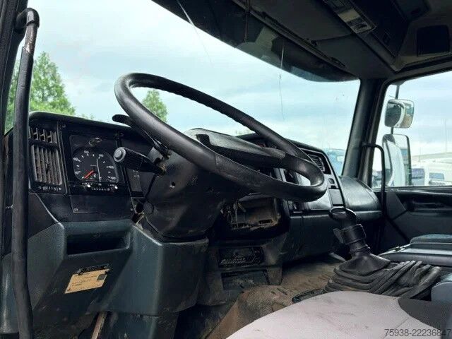 Volquete con grúa Renault Premium 385 .26G 6x2 PALFINGER / KIPPER (MECHAN...