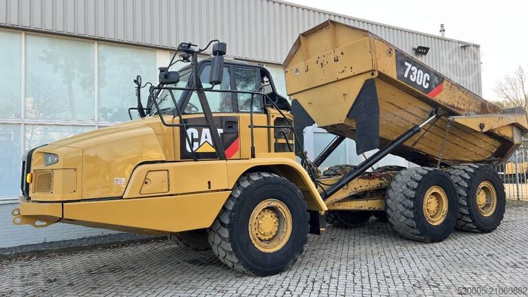 Sklápěč CAT 730 C2      2017