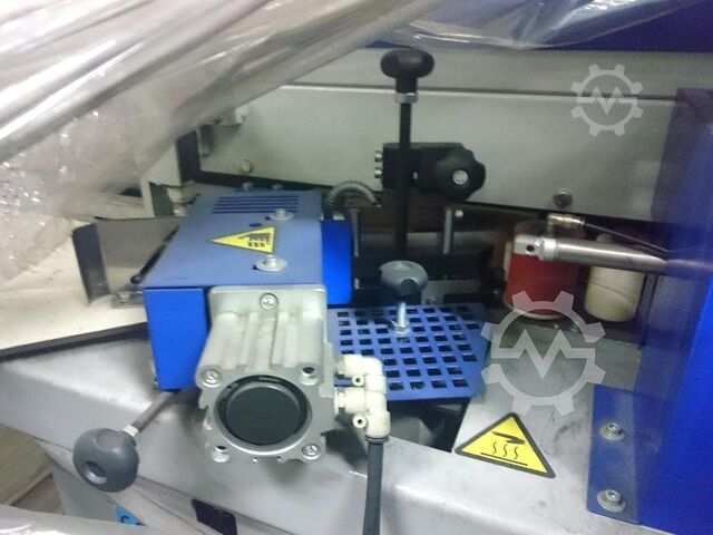 Mașină de aplicat cant Felder G 200