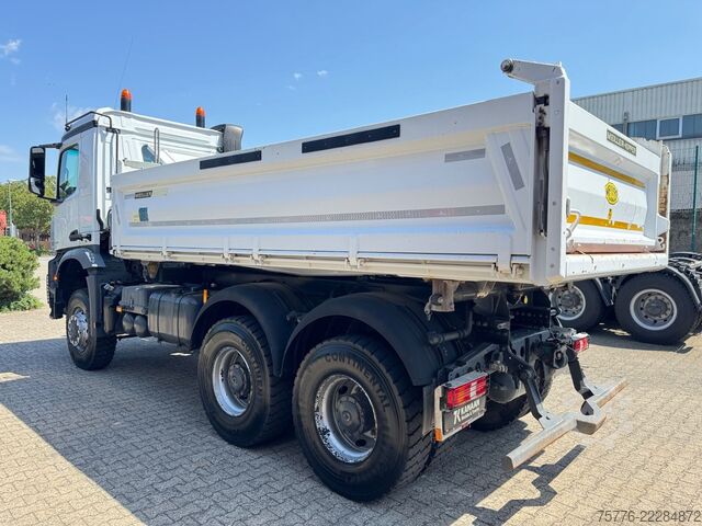 Camion-benne tricar MERCEDES-BENZ 3343 Arocs 4 Allrad 6x6 MEILLER  Only 34.000 Km