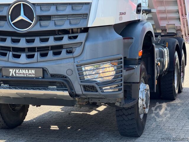 Camion-benne tricar MERCEDES-BENZ 3343 Arocs 4 Allrad 6x6 MEILLER  Only 34.000 Km