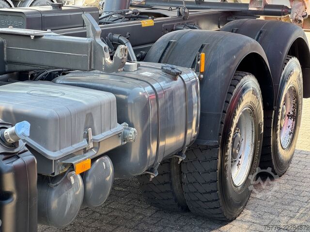 Camion-benne tricar MERCEDES-BENZ 3343 Arocs 4 Allrad 6x6 MEILLER  Only 34.000 Km
