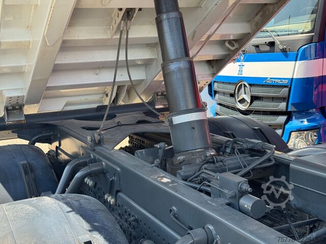 Camion-benne tricar MERCEDES-BENZ 3343 Arocs 4 Allrad 6x6 MEILLER  Only 34.000 Km