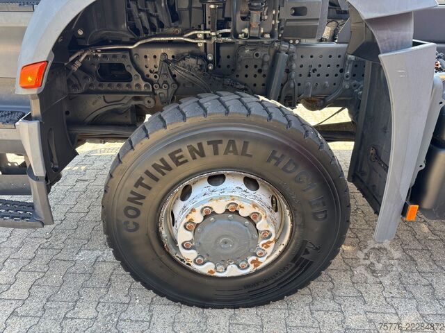 Camion-benne tricar MERCEDES-BENZ 3343 Arocs 4 Allrad 6x6 MEILLER  Only 34.000 Km