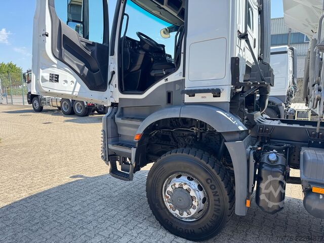 Camion-benne tricar MERCEDES-BENZ 3343 Arocs 4 Allrad 6x6 MEILLER  Only 34.000 Km
