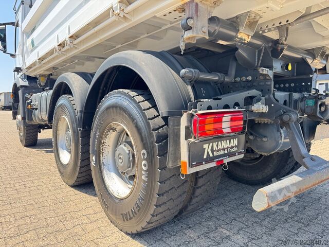 Camion-benne tricar MERCEDES-BENZ 3343 Arocs 4 Allrad 6x6 MEILLER  Only 34.000 Km