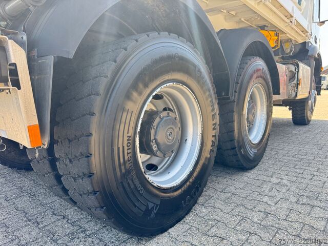 Camion-benne tricar MERCEDES-BENZ 3343 Arocs 4 Allrad 6x6 MEILLER  Only 34.000 Km
