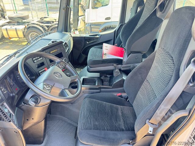 Camion-benne tricar MERCEDES-BENZ 3343 Arocs 4 Allrad 6x6 MEILLER  Only 34.000 Km