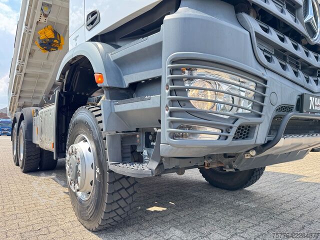 Trójstronna wywrotka MERCEDES-BENZ 3343 Arocs 4 Allrad 6x6 MEILLER  Only 39.000 Km