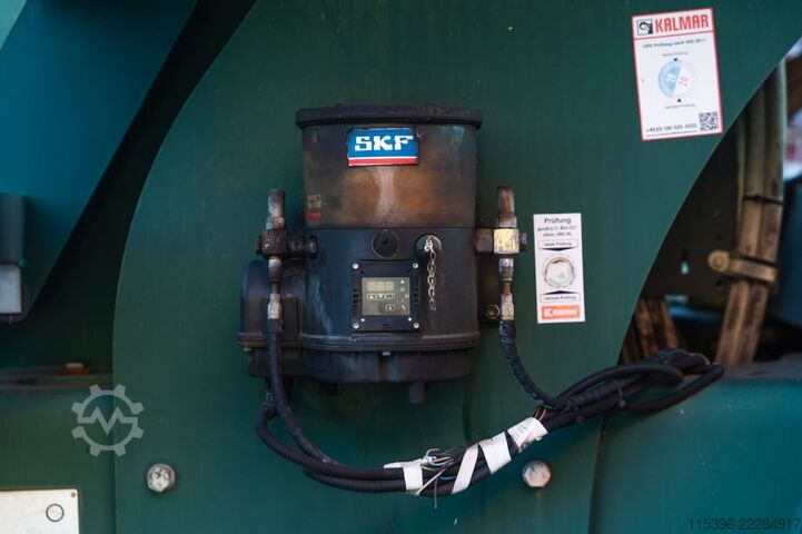 Boş konteyner forklifti Kalmar DCE100-45E5