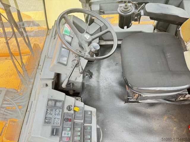 Volle container reachstacker Kalmar Valmet RSD4118-4TL