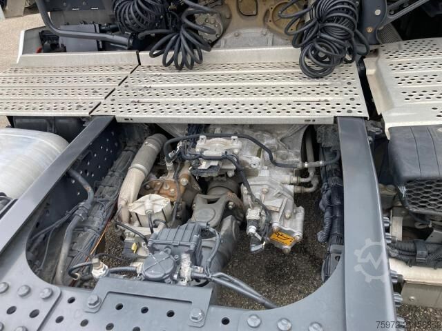 Standard tractor unit  Actros 1845 LS